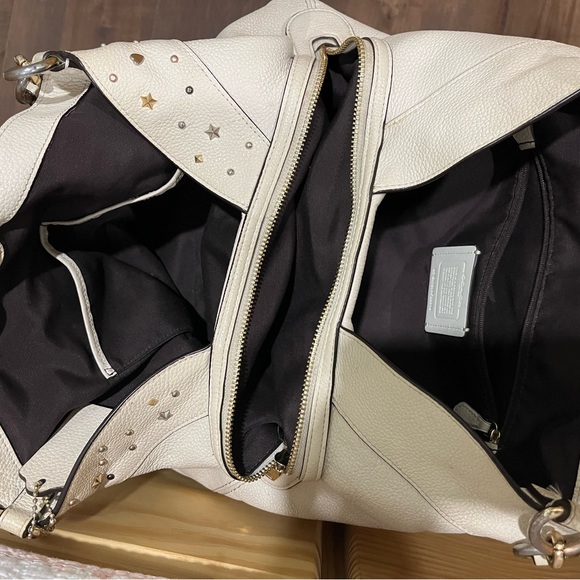 Slightly used Coach leather bag - Picture 5 of 6